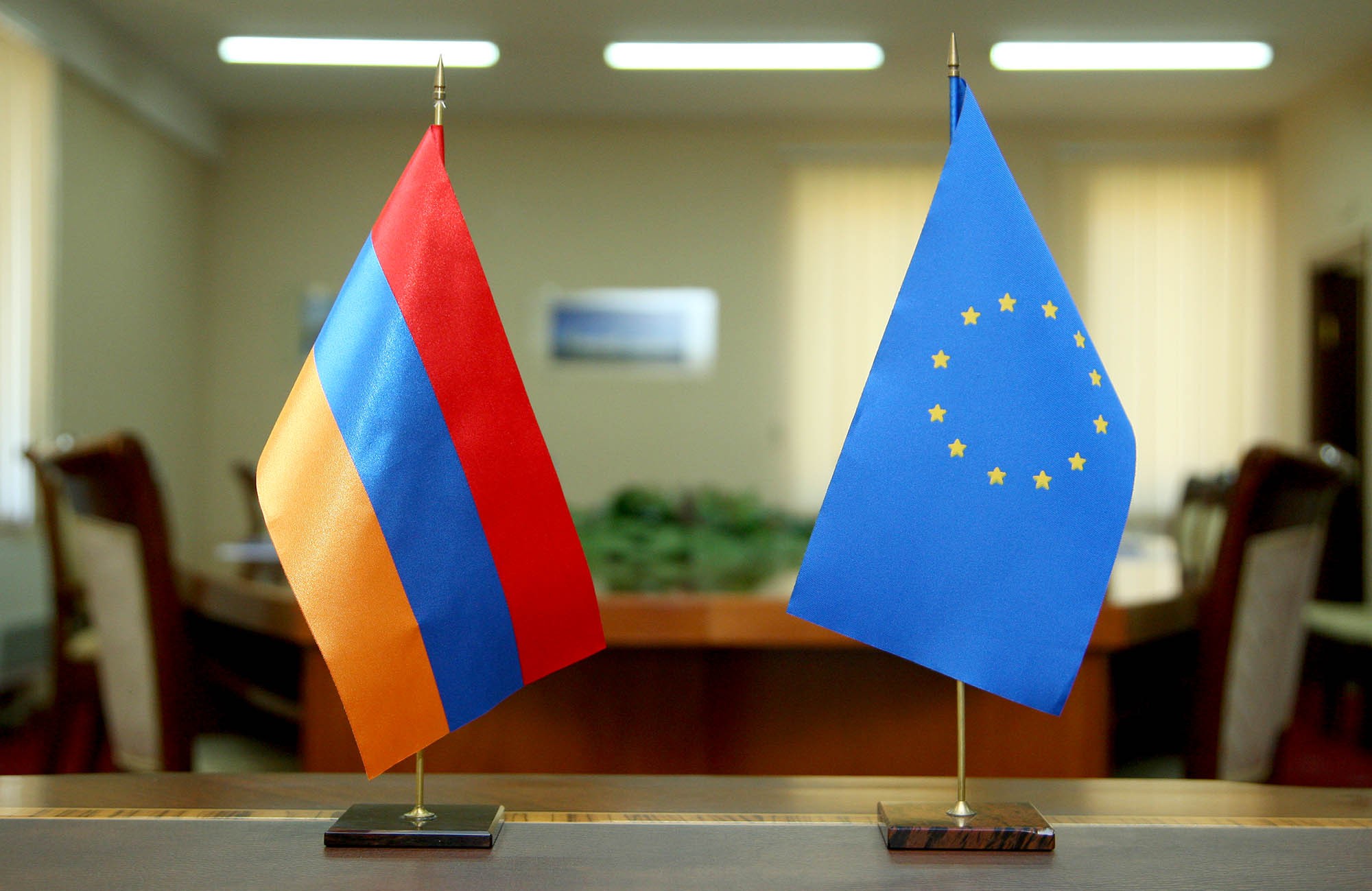 Армения вступит в ес. ЕС Армения флаг. Евросоюз v Armenii. Еврокомиссия в Армении. Флаг Армении и Евросоюза.